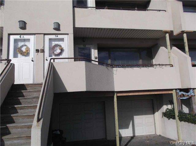 Beautiful 2 Bedroom Duplex.