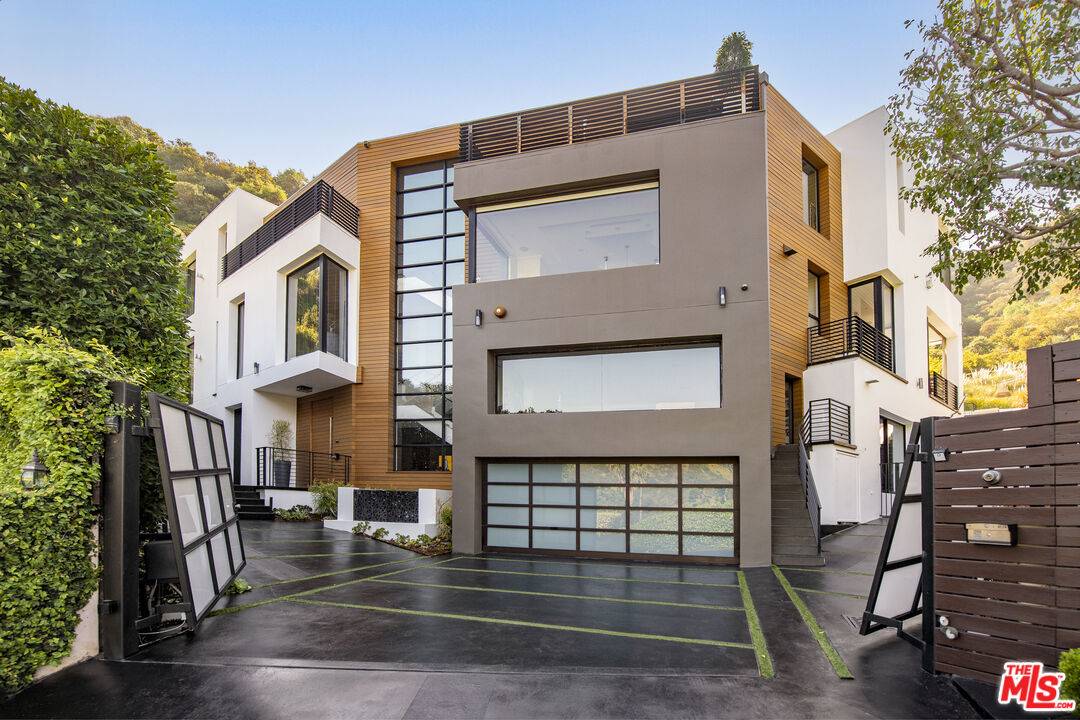 9852   San Cir 7BR Beverly Hills Post Office | B.H.P.O. La