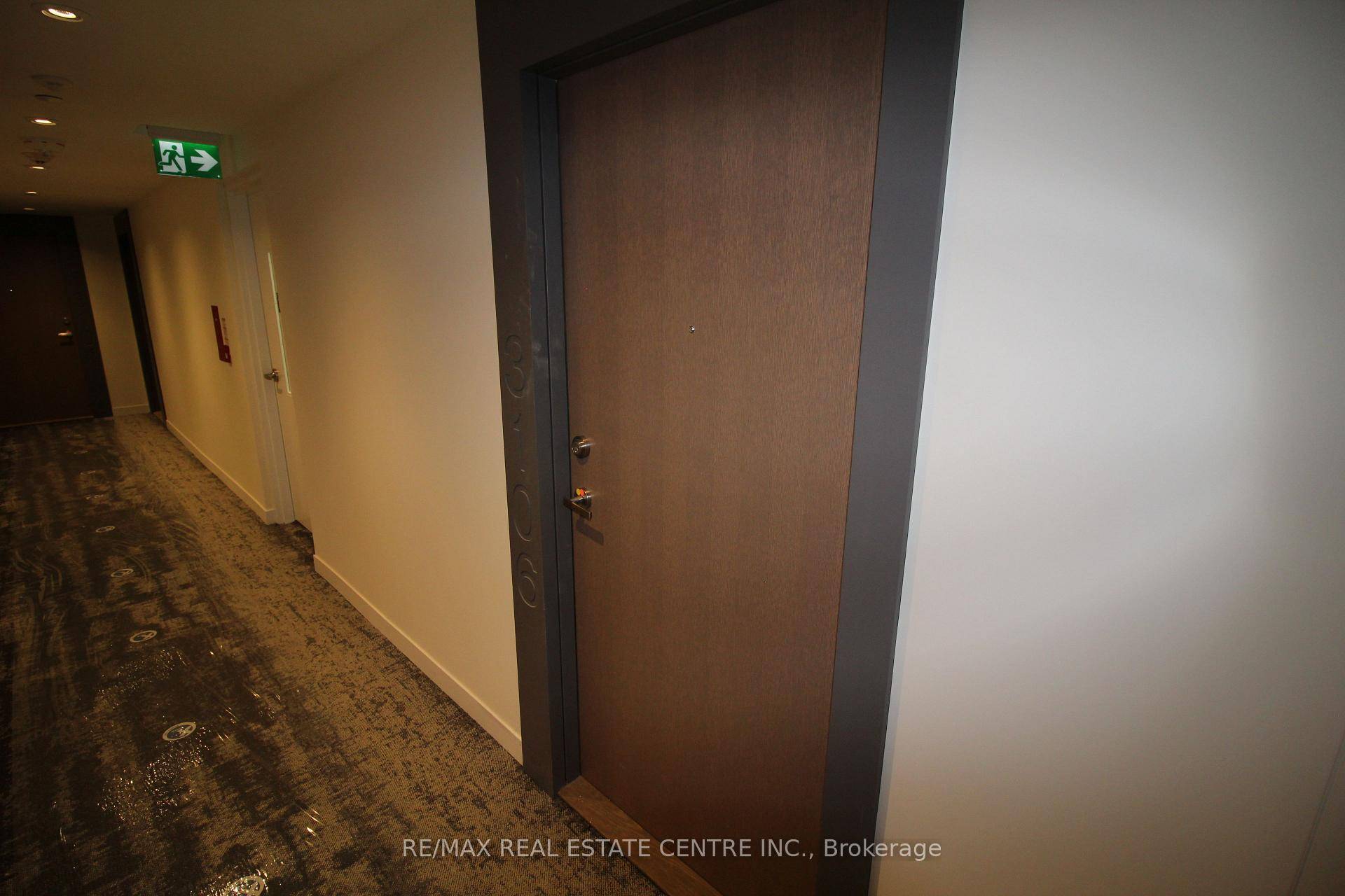 Gorgeous Bachelor Studio Suite At Daniels Lighthouse East Tower With Beautiful Scenic Waterfront Views Of Lake Ontario.