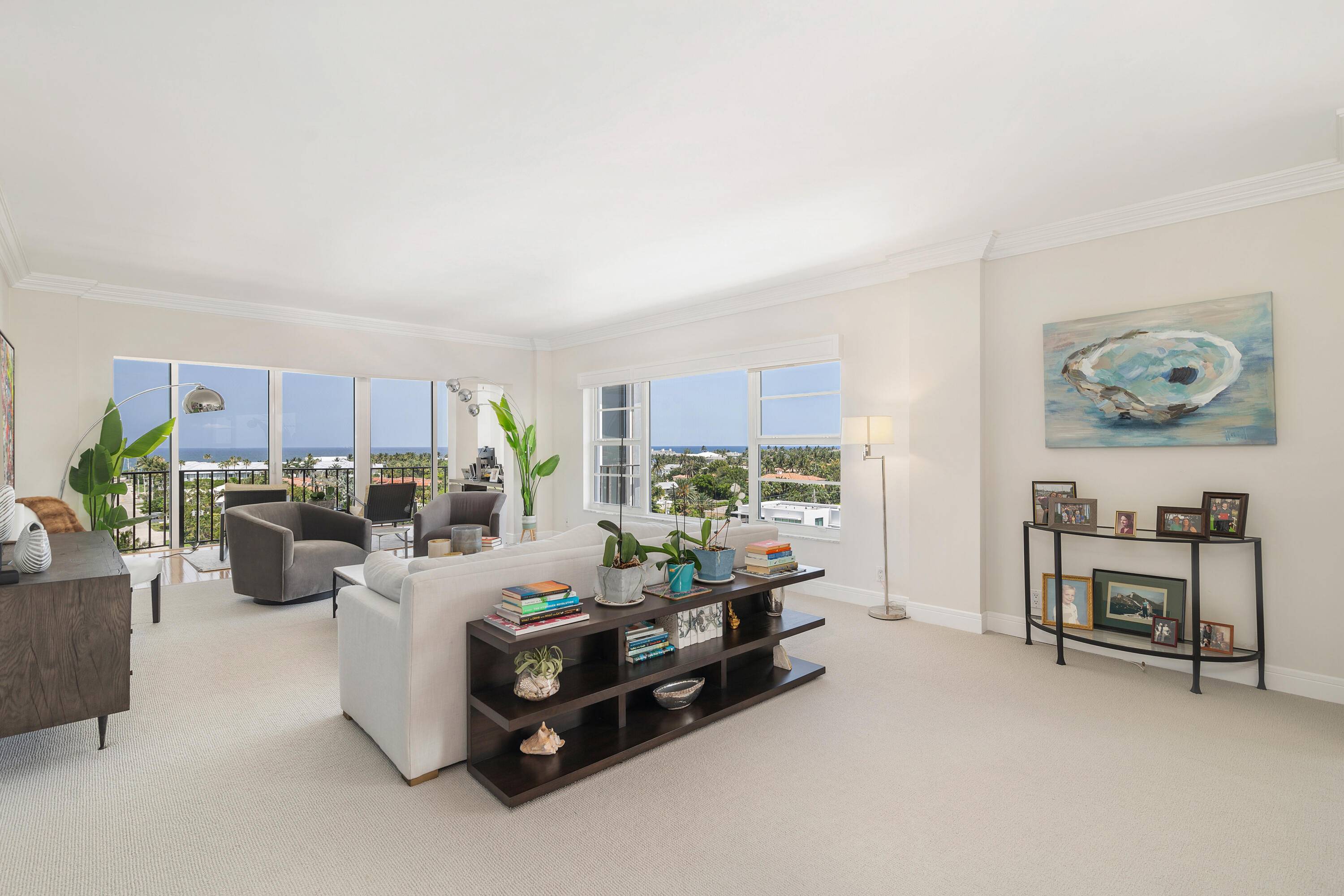Welcome to Delray Beach, Seagate Manor 806 !
