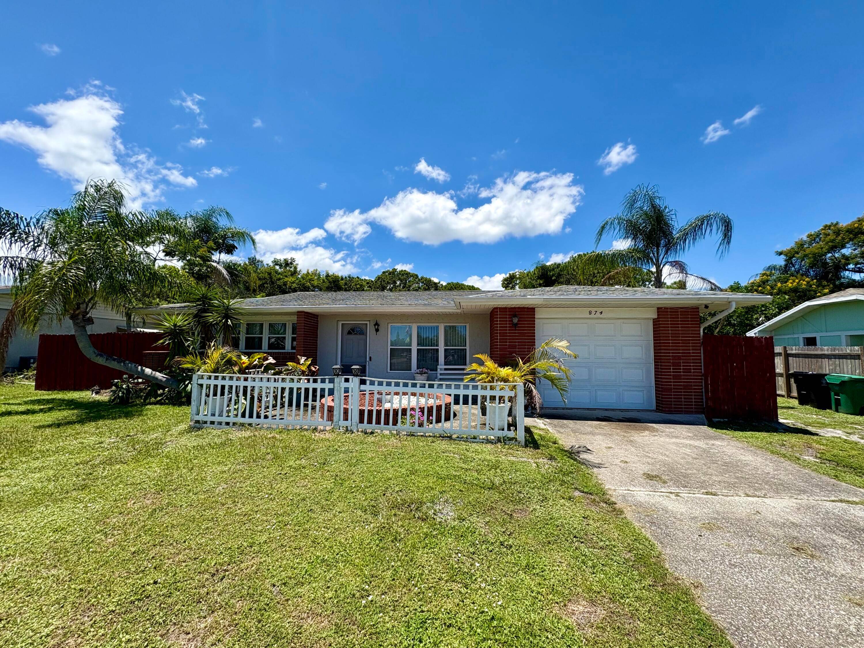 Cute CBS Home With Oversized Lot In The Heart of Port St Lucie.