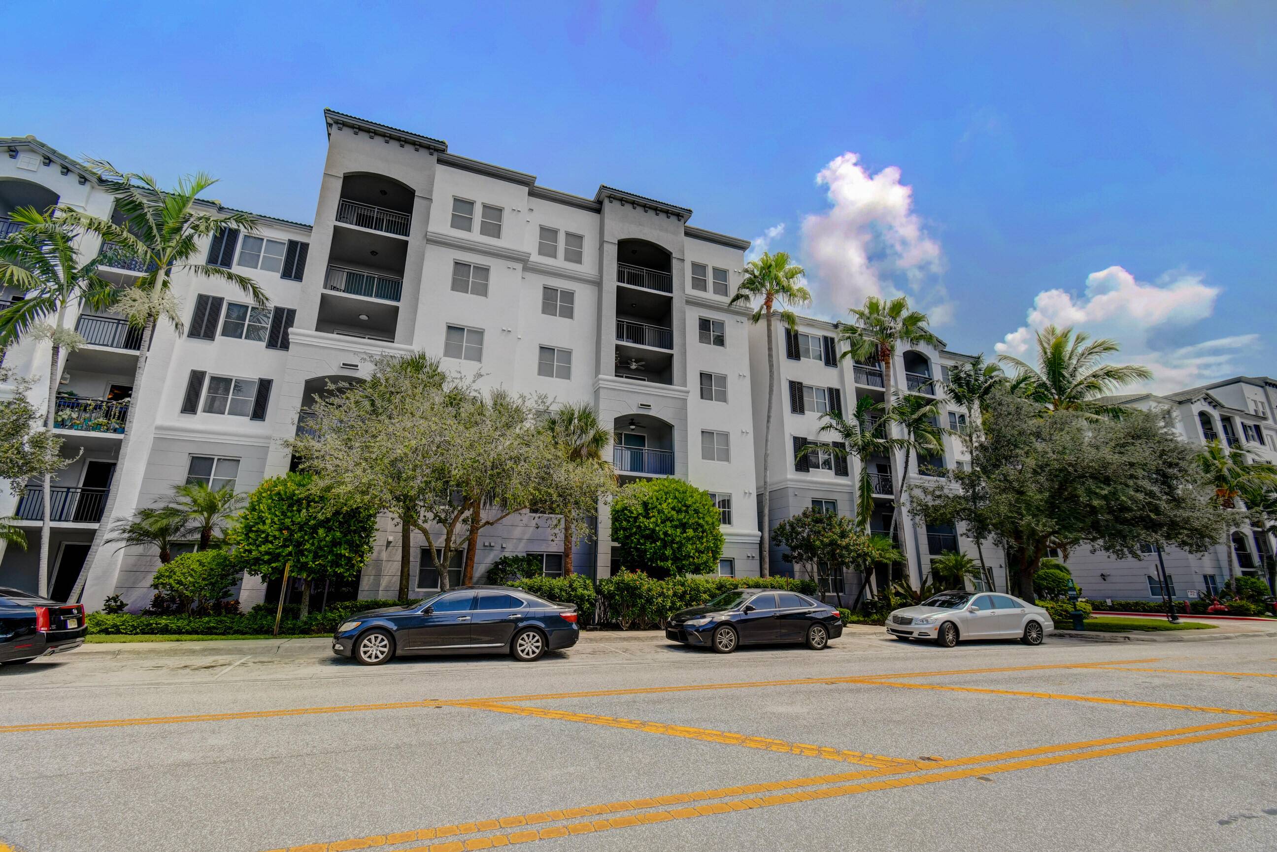 Welcome home ! This beautiful fully furnished turnkey condo is a fantastic opportunity that you truly do not want to miss.