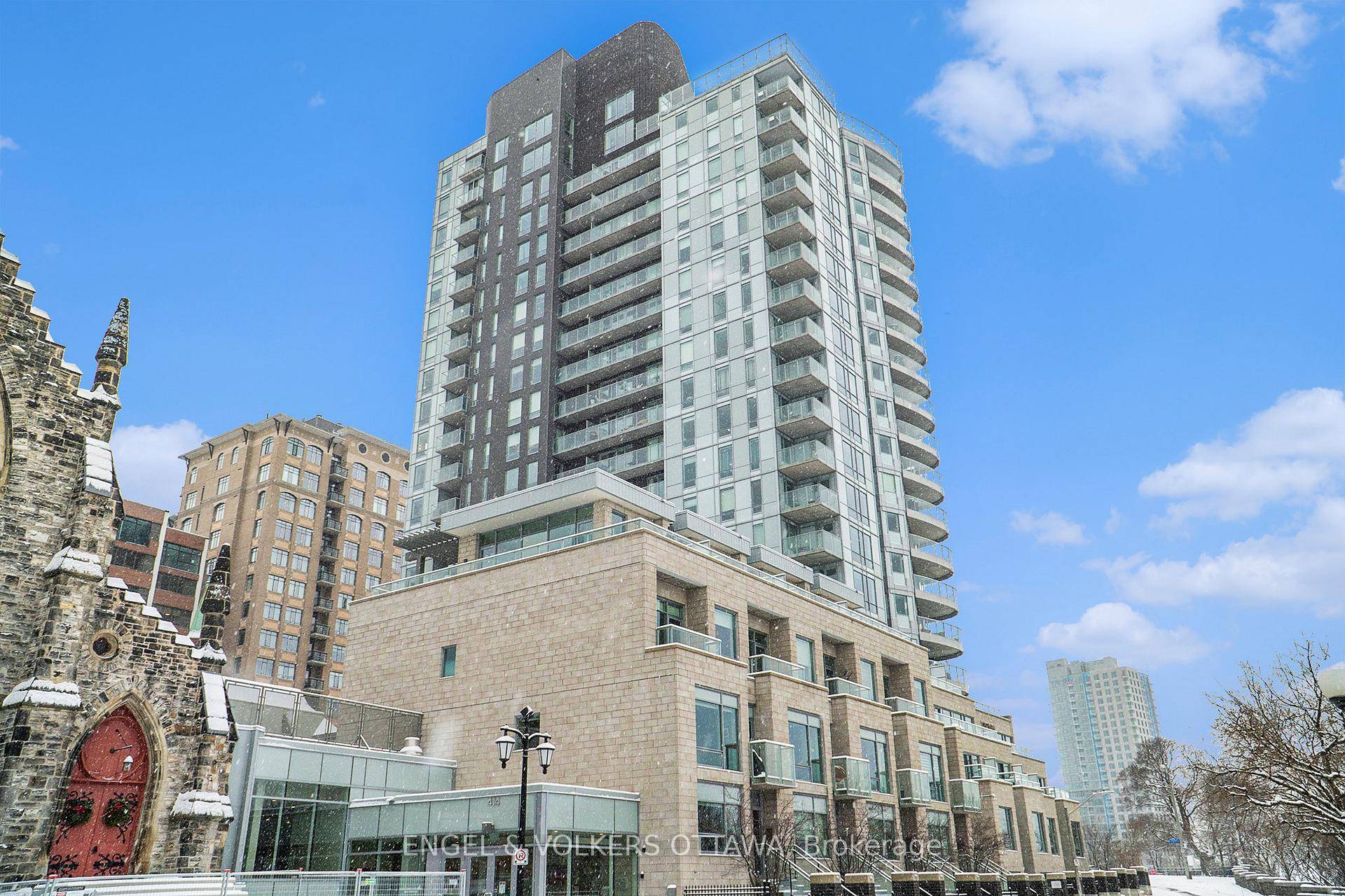 Welcome to the prestigious Cathedral Hill Condo Development, a modern, vibrant residential community built in 2018 by Broccolini Construction and Windmill Developments.