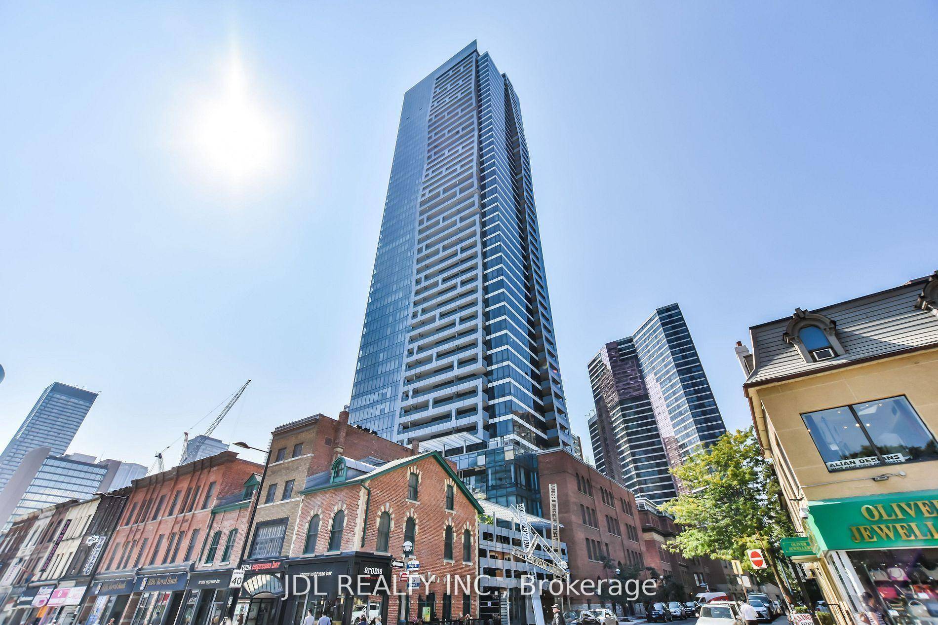 Luxury Bright 2 Bedrooms with spacious walk in closet in Master bedroom, 2 Full Bathroom Units In Prestigious 5 Condos In Down Town Toronto.