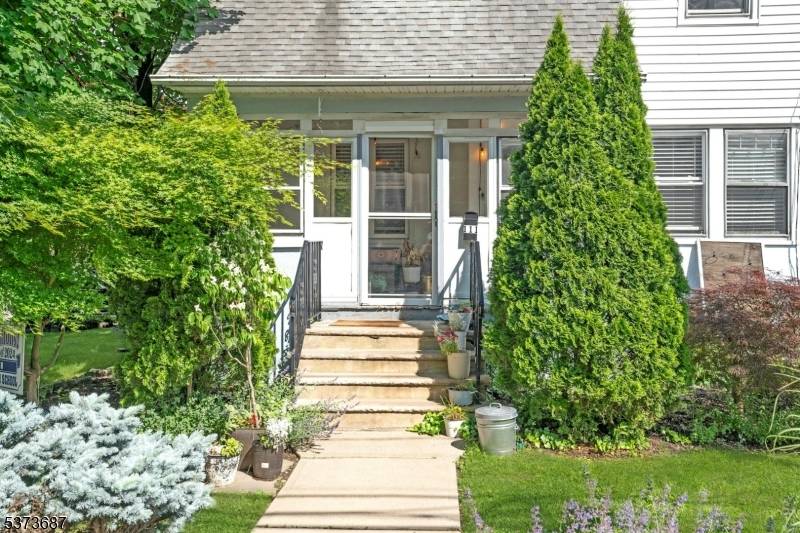 Don't miss this rare chance to rent a spacious 5 bedroom, 2 bath home with a garage and plenty of parking.