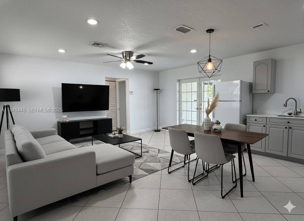 This charming, move in ready 3 bed, 2 bath home with an additional oversized flexible room is located in the rapidly developing Melrose Manors neighborhood.