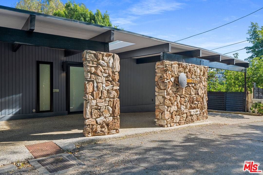 2775   Rinconia Dr 3BR Hollywood Hills East La