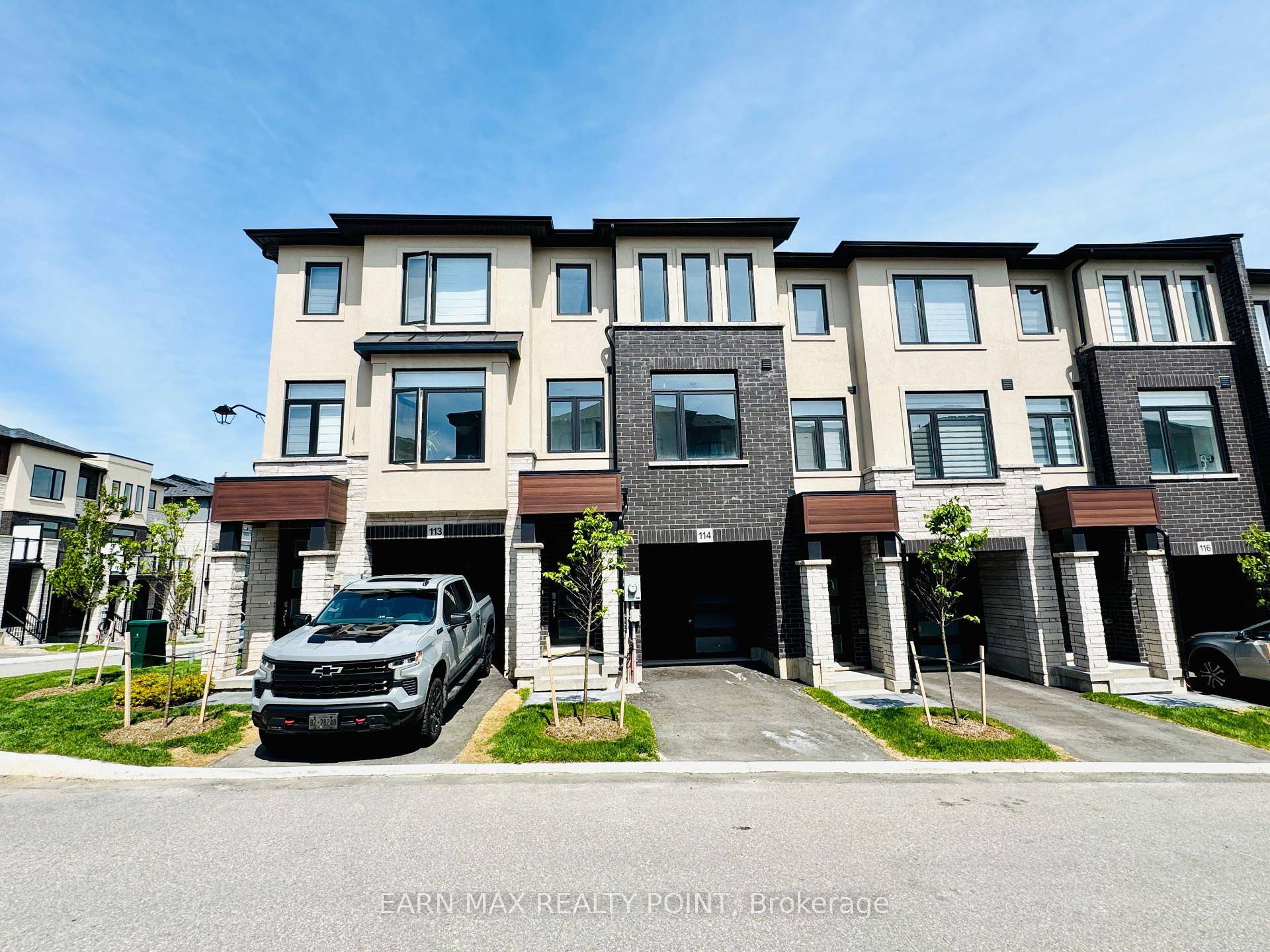 Beautiful Brand New Townhome Never Lived In For Lease !