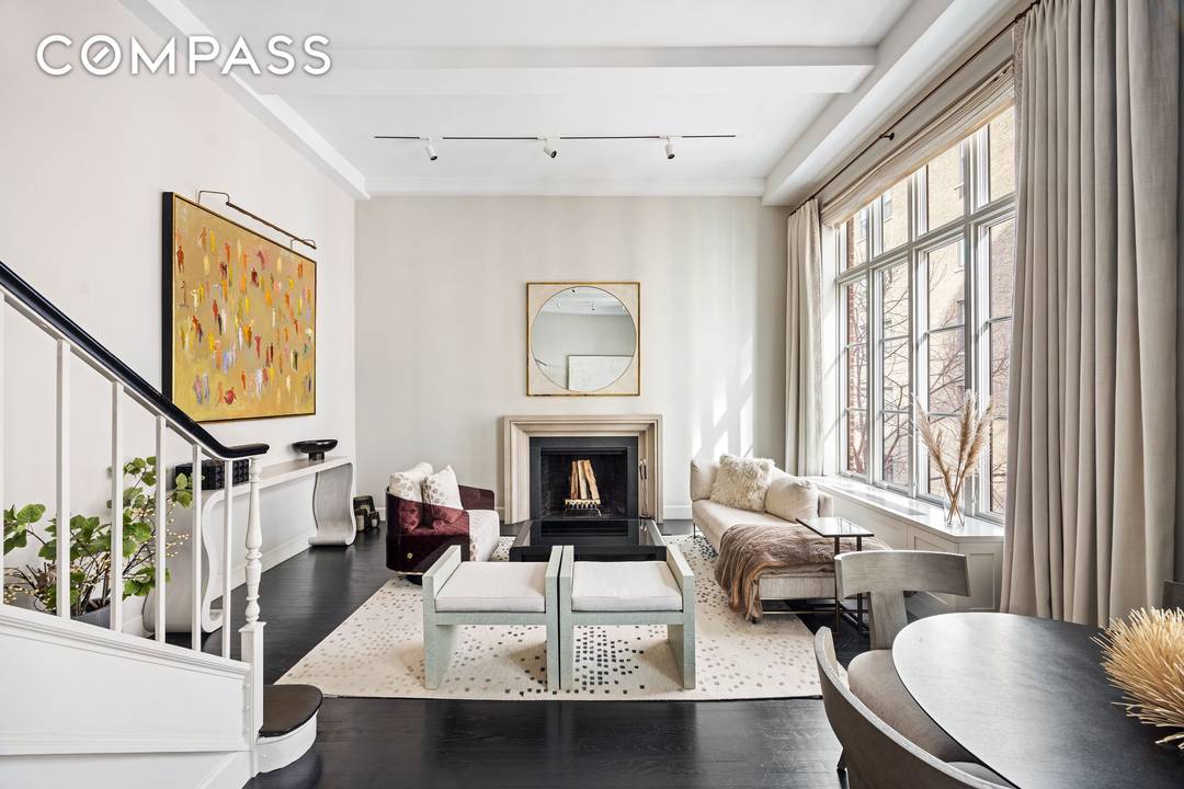 Welcome to a rare architectural offering at The Morgan Studios a distinguished 1928 pre war cooperative set along one of the Upper East Side s most coveted tree lined blocks.