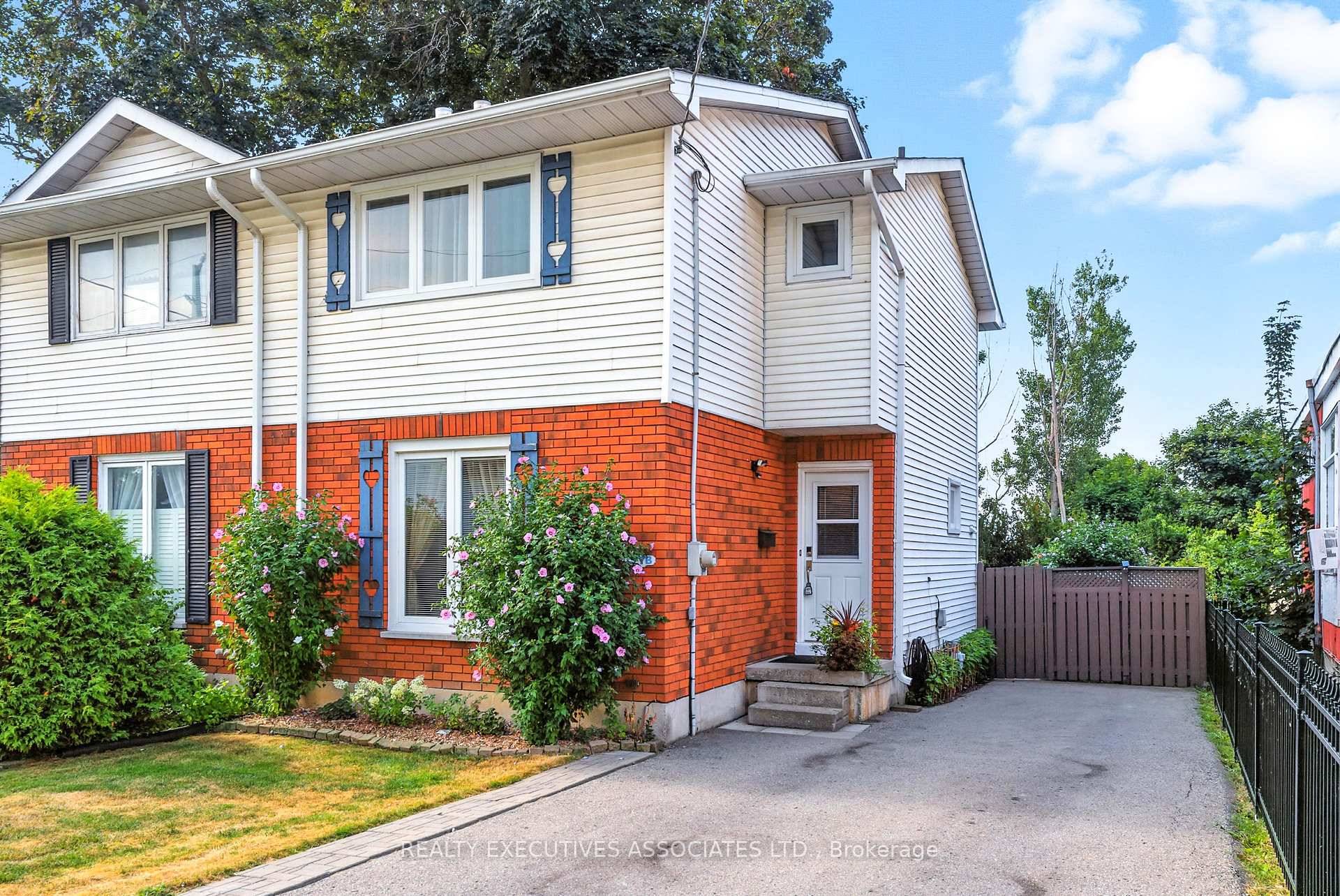 Beautiful turn key Starter home, First time home owner, time to downsize, this home still has it all.