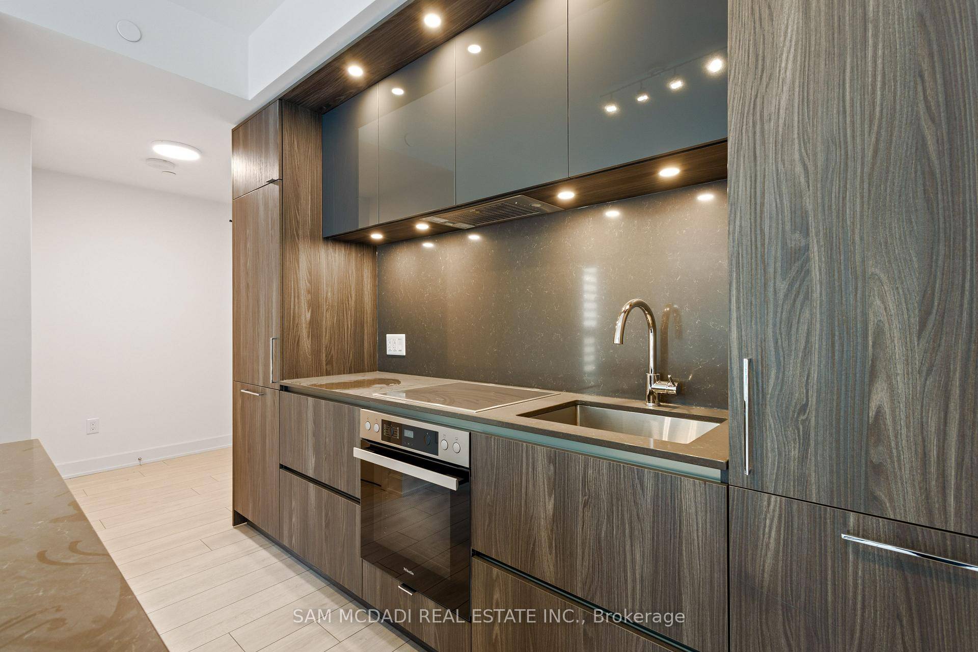 Experience Luxury Living at the Iconic NOBU Residences Torontos Most Coveted AddressWelcome to this never before offered stunning 2 bedroom condo located in the heart of the city at the ...