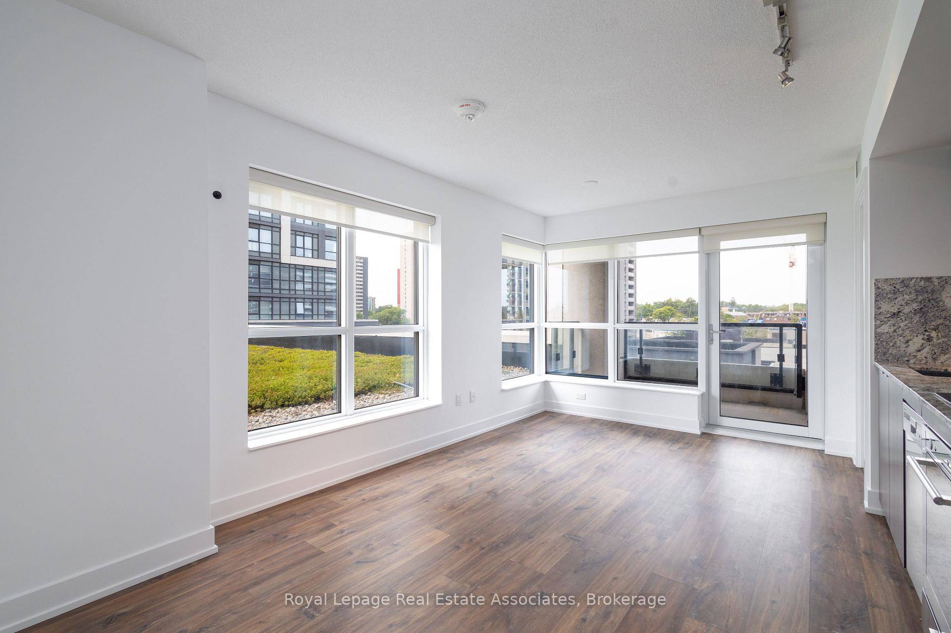 Welcome to Islington Terrace by Tridel, a vibrant community in Etobicokes Islington City Centre.