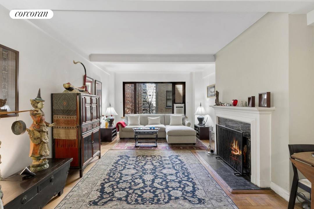 Find your perfect pied à terre or full time home in a distinguished Sutton Place pre war co op.
