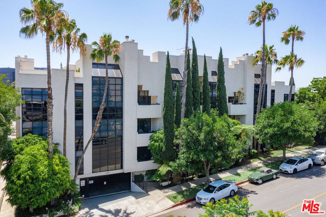 11636   Montana Ave 2.0 Brentwood LA