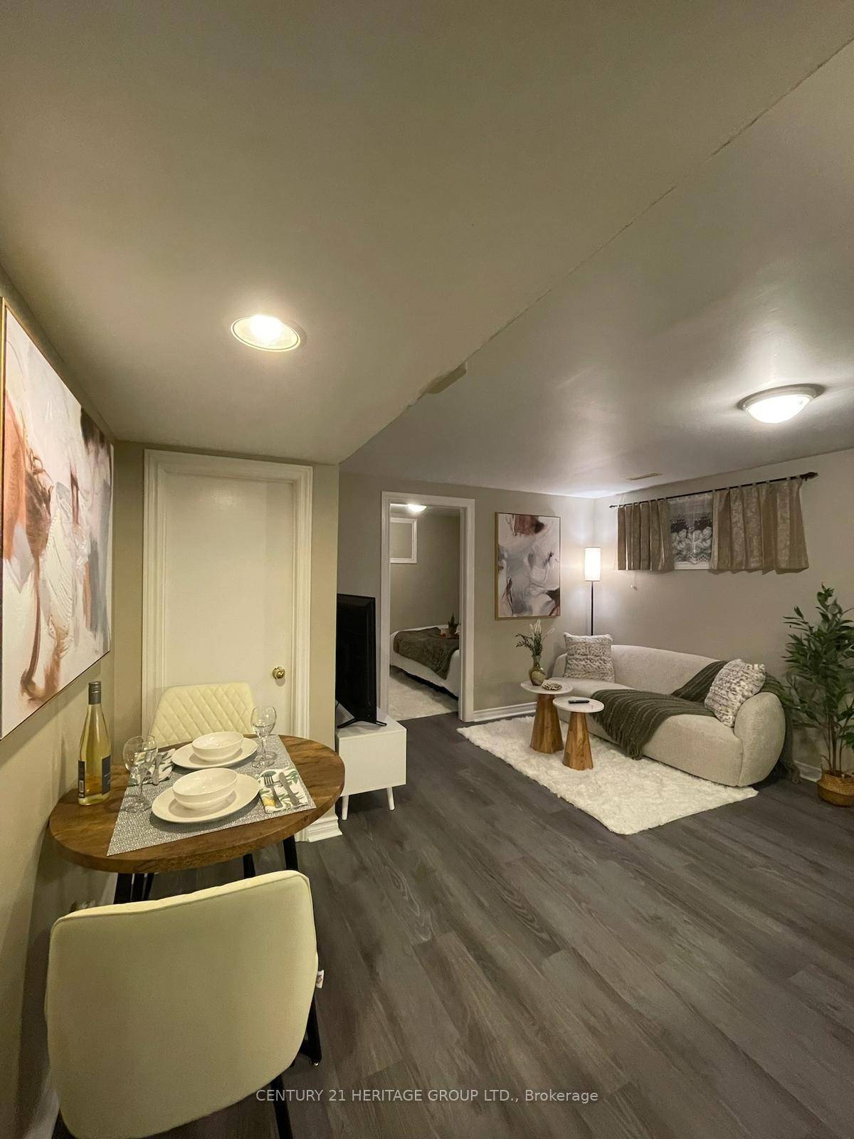 ALL INCLUSIVE ! ! Modern 1 Bedroom Basement Apartment near Lake Simcoe.