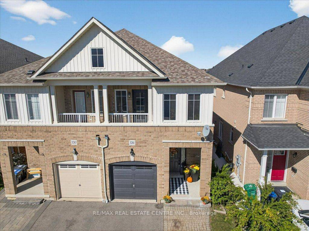 Stunning 4 Bedrm 4 Washrm, 2 kitchns semi detchd home in popular West Mississauga fam.