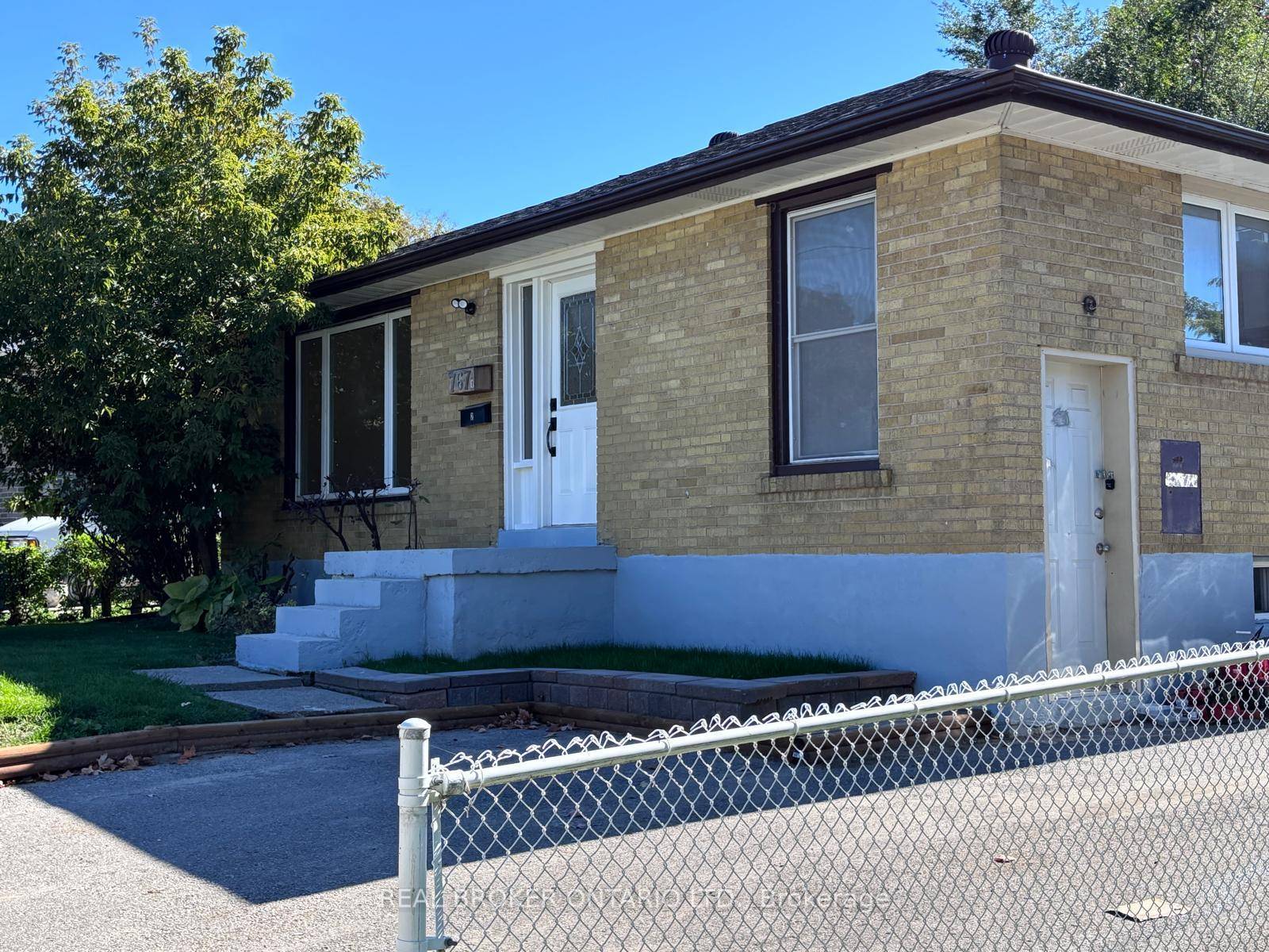 Bright and spacious main floor 3 bed, 1 bath bungalow in a desirable Oshawa neighbourhood.