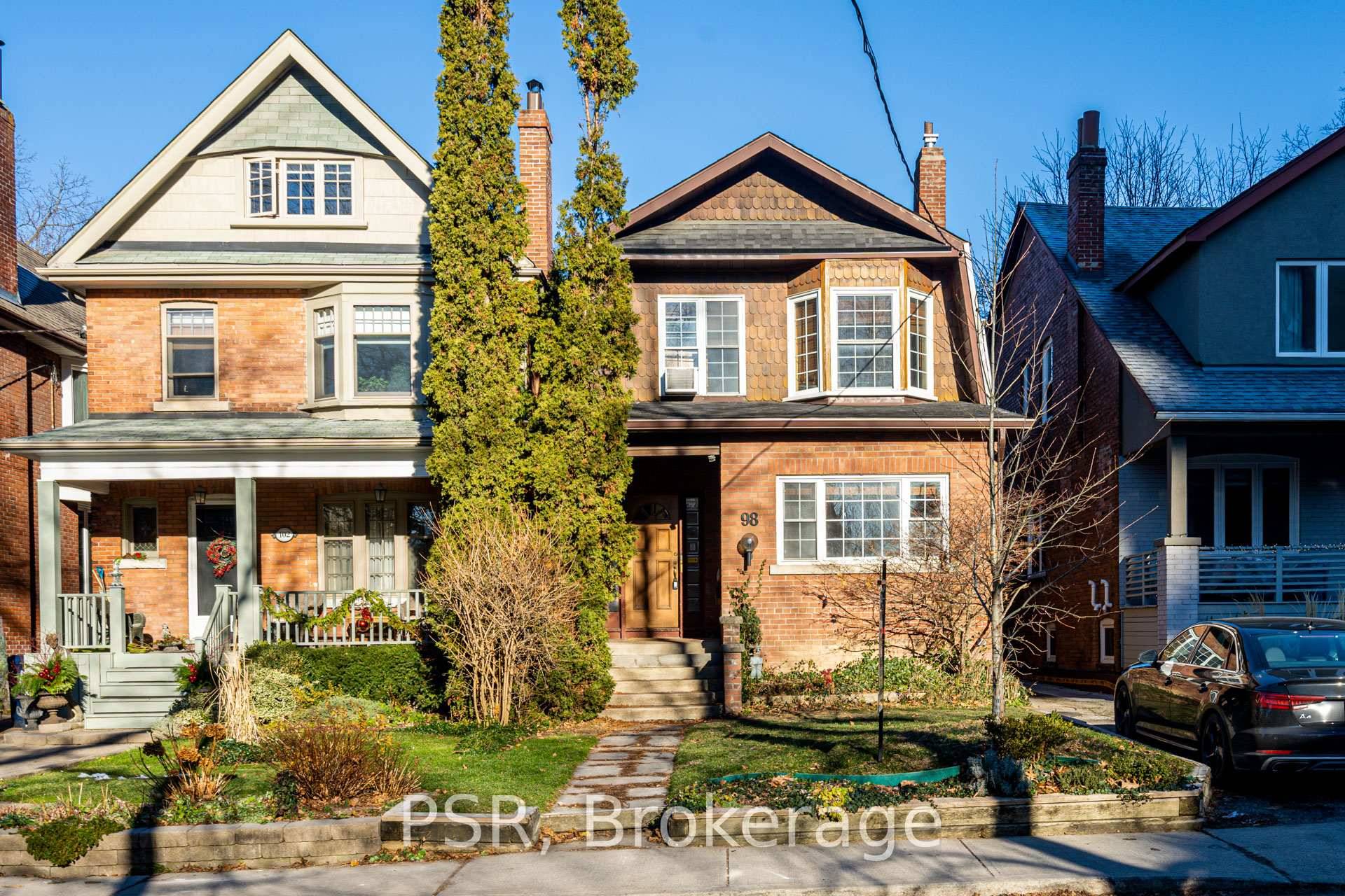 Welcome to 98 Roselawn Avenue Ideally situated in one of Toronto's most sought after neighbourhoods, this spacious and versatile residence is just a short walk to the vibrant Yonge amp ...