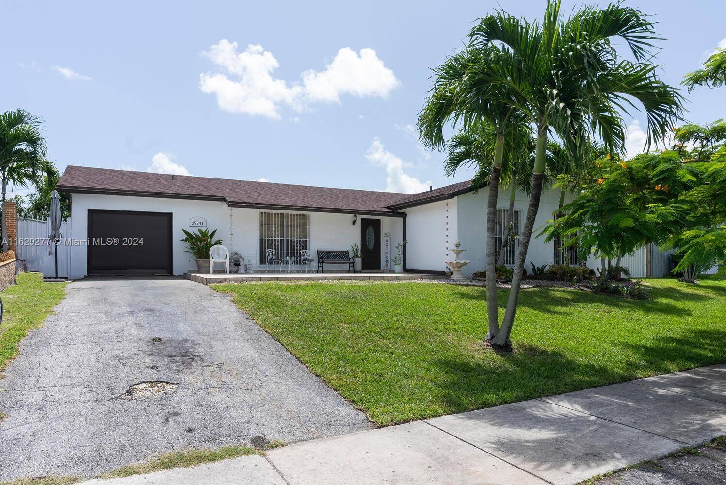 Bright and beautiful 4 bedroom home !