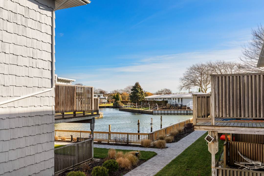 WESTHAMPTON LUXURY WATERFRONT CONDO