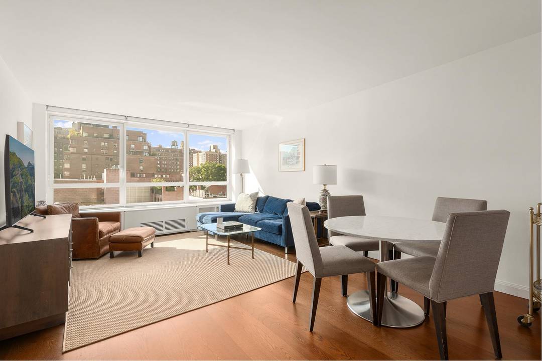 Spacious, sun flooded, one bedroom, one bathroom condominium with high end finishes, incredible building amenities and move in ready !