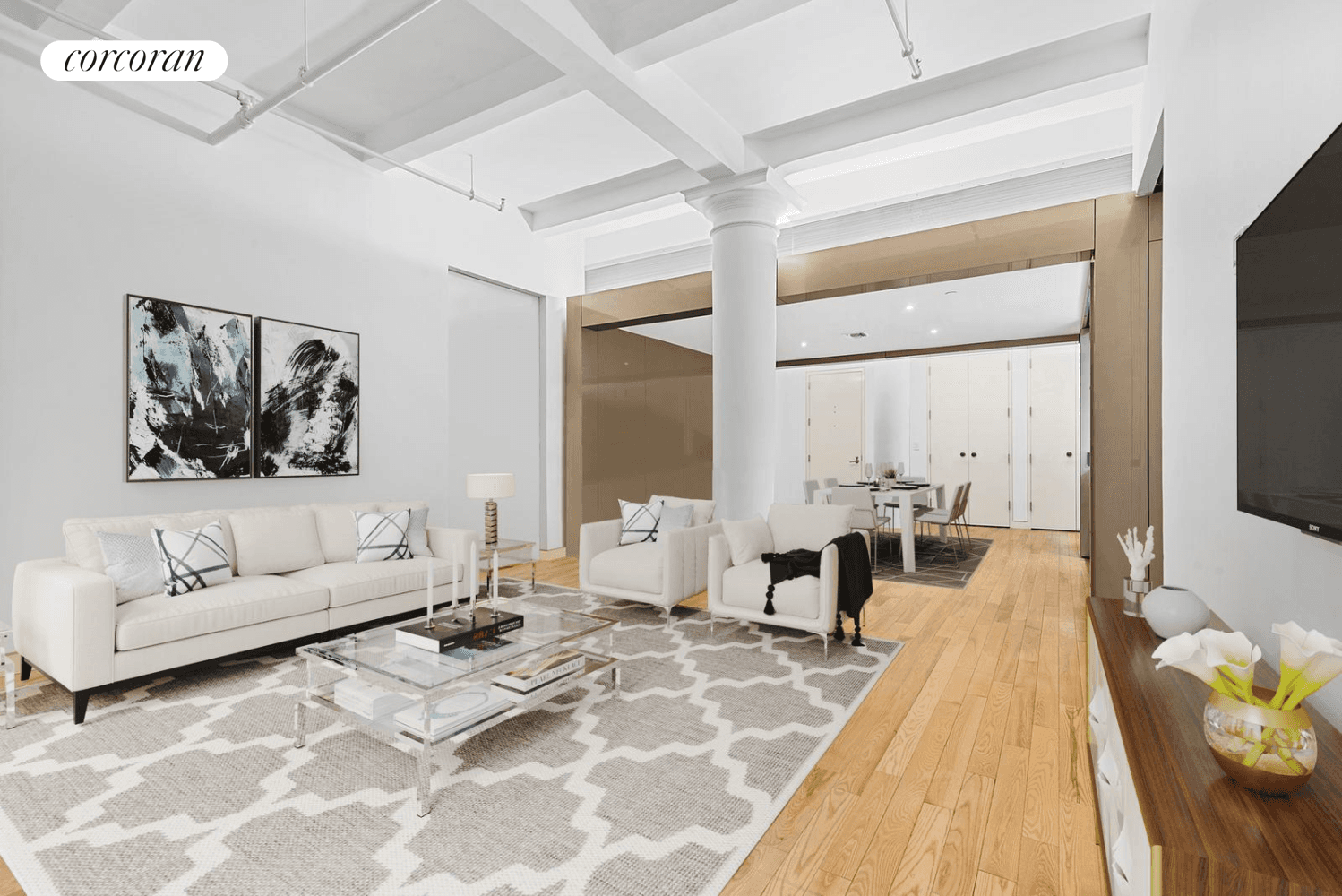 The Sitruk Hania Team proudly presents Residence 3E, a rare and stunning 2 bedroom, 2 bathroom home at The Jade Condominium, ideally situated in the vibrant Flatiron District.