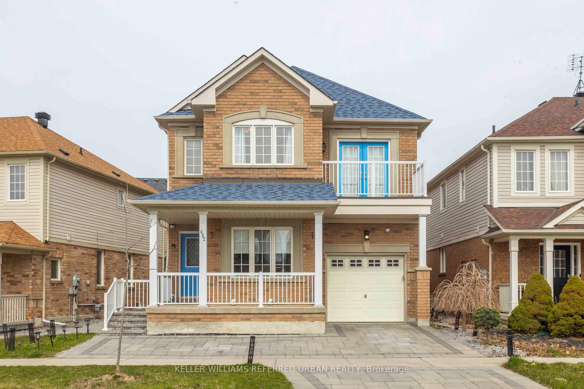 Beautifully updated and meticulously maintained 1938sf home offering modern features and timeless finishes !