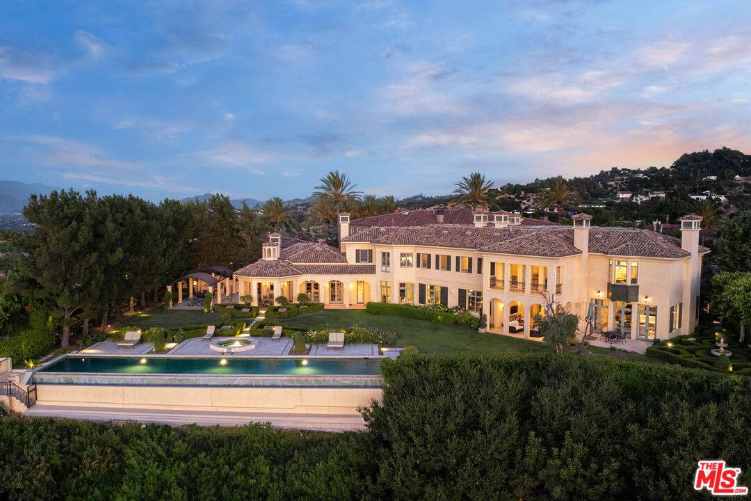 13961   Aubrey Rd 6BR Beverly Hills Post Office | B.H.P.O. La
