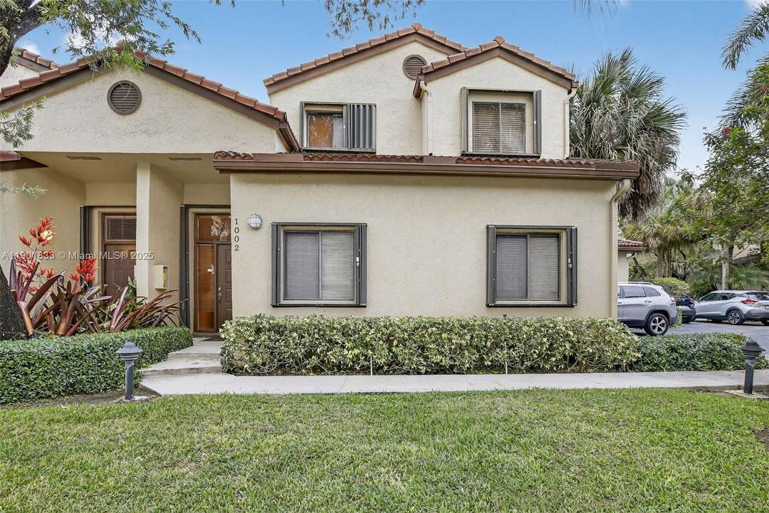 VA Financing approved ! Gorgeous 3 bed 2 bath w 1 car garage Coach Home in Bridgewater !