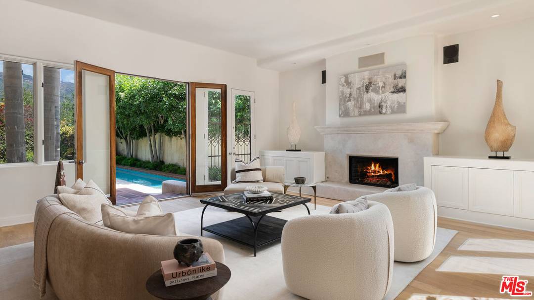 23349   Malibu Colony Rd 4BR Malibu La