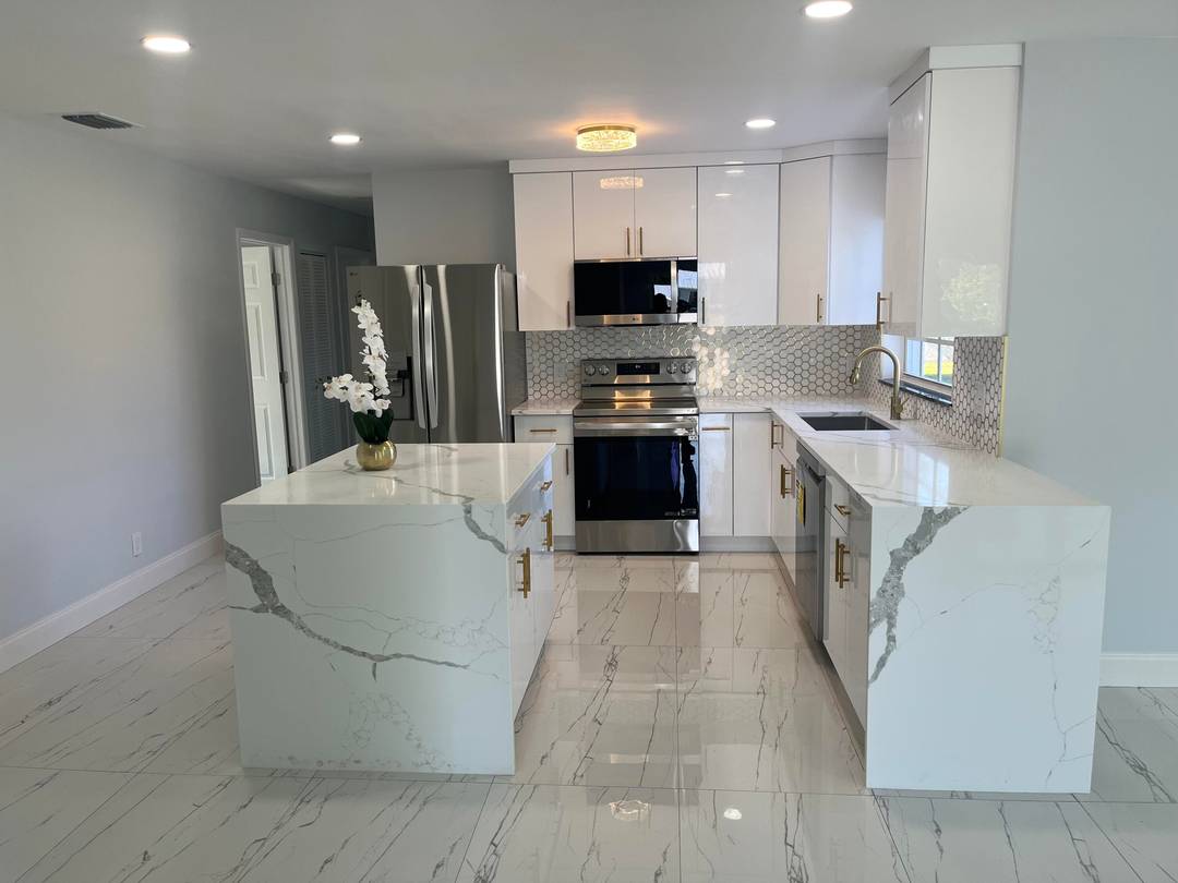 beautiful house 4 BR 2 BR ready to move in.