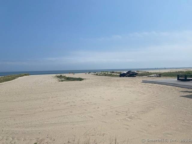 Direct Waterfront on Long Island Sound !