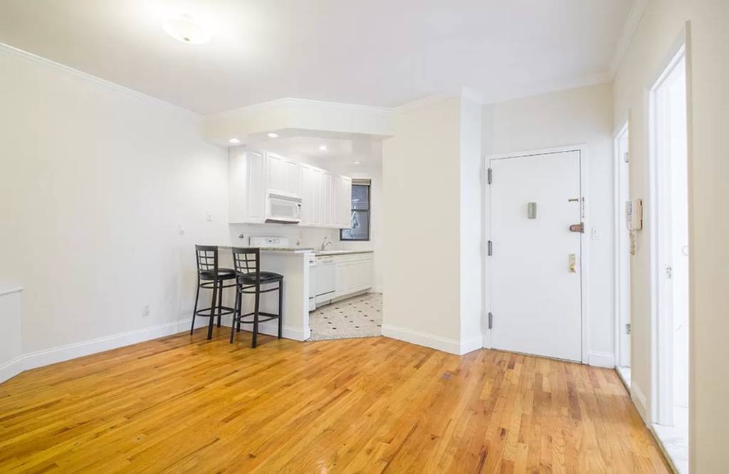 HUGE 3Bed 2Bath in quiet UES neighborhood.