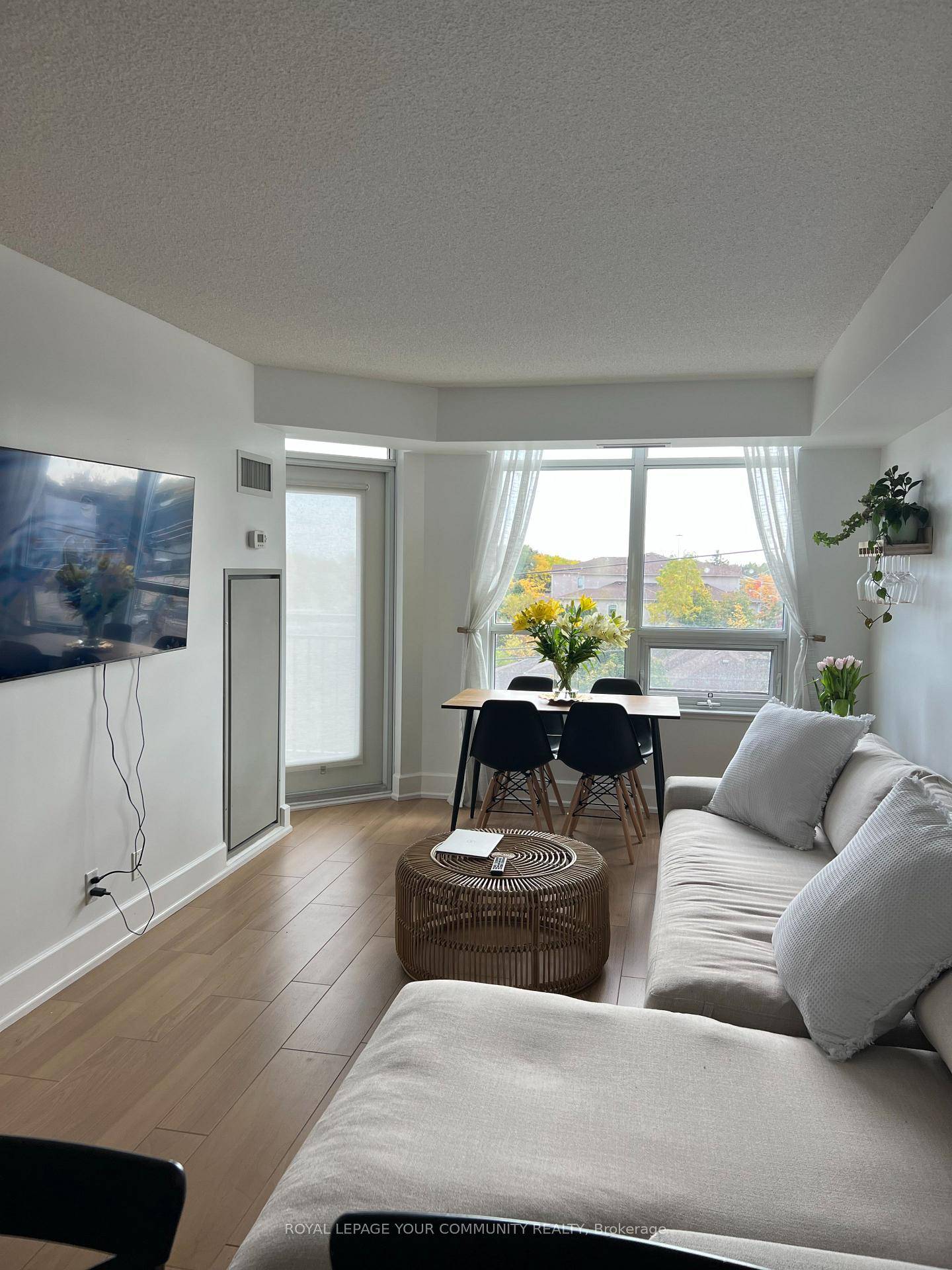 Step into this beautifully furnished condo located in one of Toronto's most sought after neighborhoods.