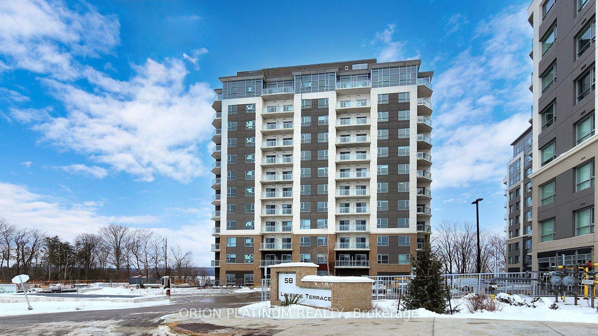 Welcome to your dream condo with stunning views of the lake !