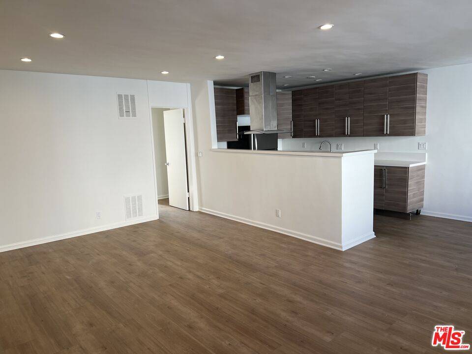 1253 N Hayworth Ave 2BR Hollywood Hills East La