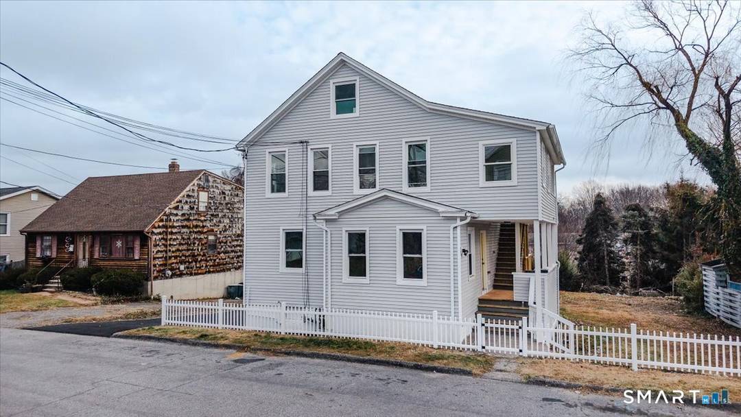 Beautifully Renovated 2 Family Home in Sought After Fairfield, CT Discover exceptional value and versatility in this fully updated 2 family home, perfect for investors, owner occupants, or multigenerational living.