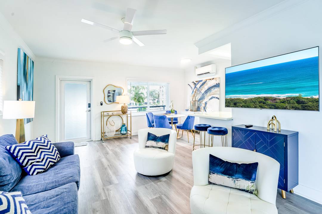 FAST, BEAUTIFULLY FURNISHED RENTAL !