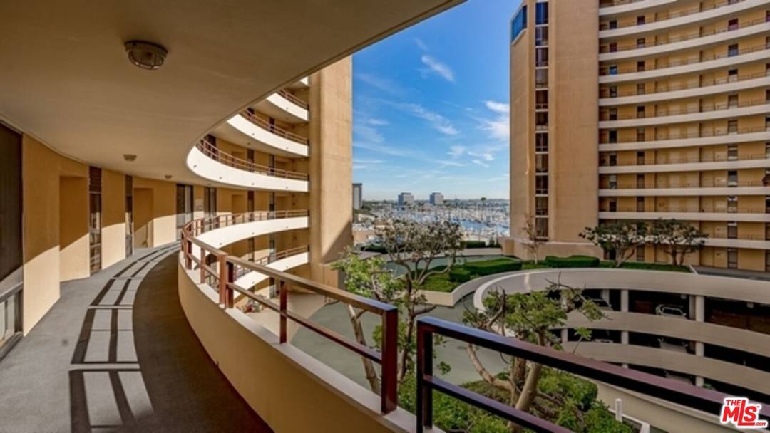 4265   Marina City Dr 1BR Marina Del Rey La