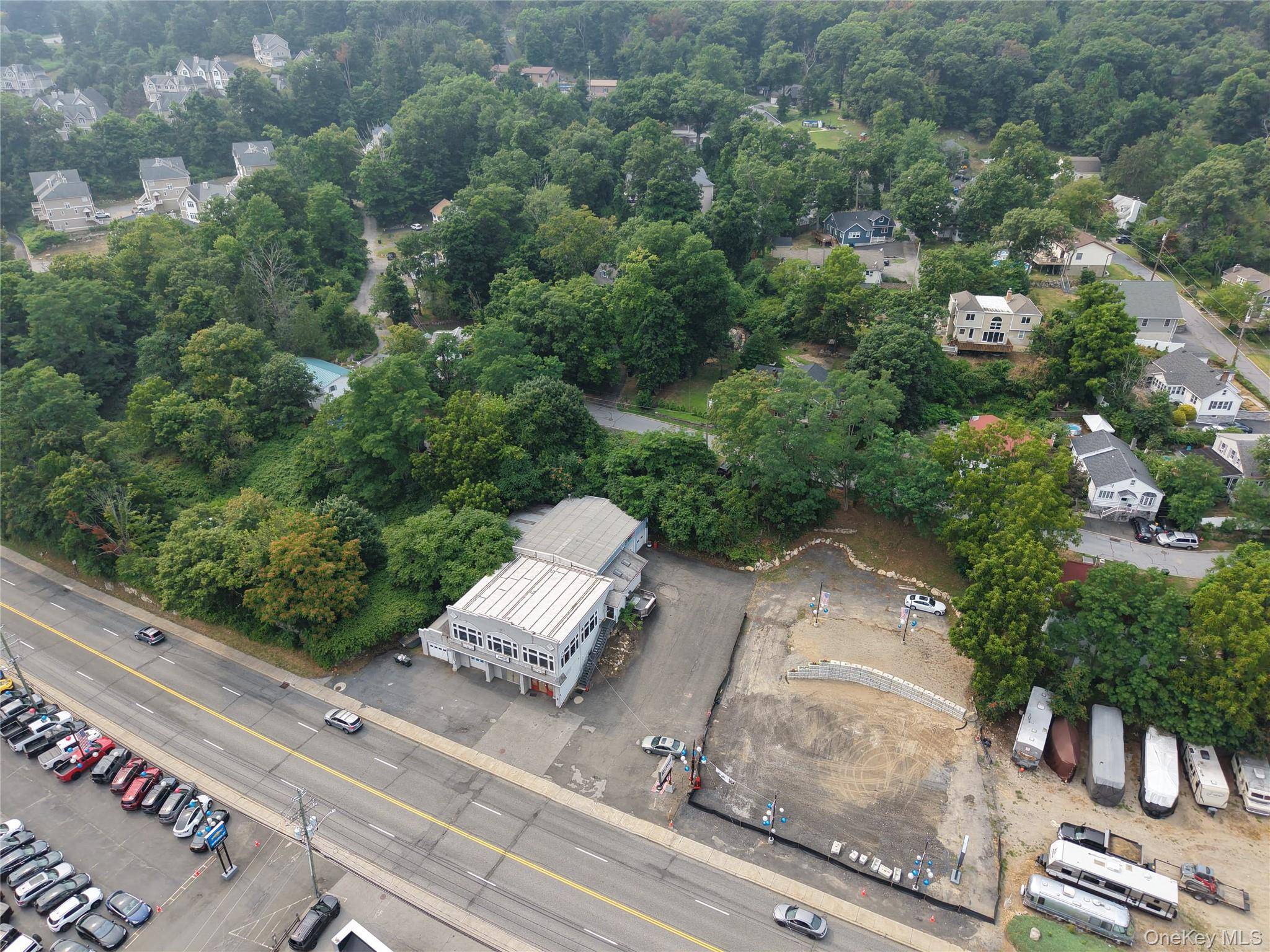 Introducing a prime investment opportunity in the Fort Montgomery area a well appointed 7, 500 SF industrial property.