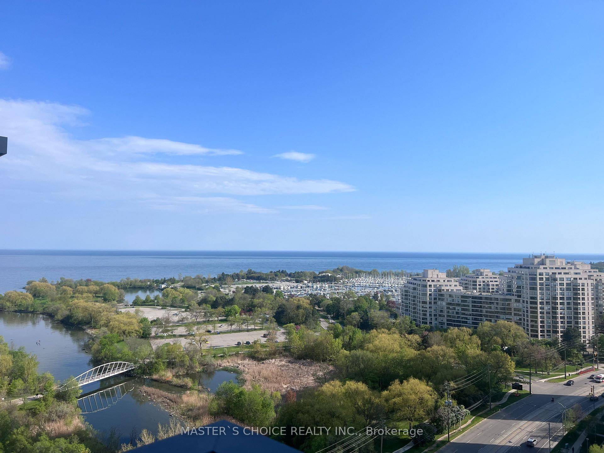 Welcome to this beautiful desired corner unit in Westlake 2 located in the vibrant Mimico Humber Bay Shore.