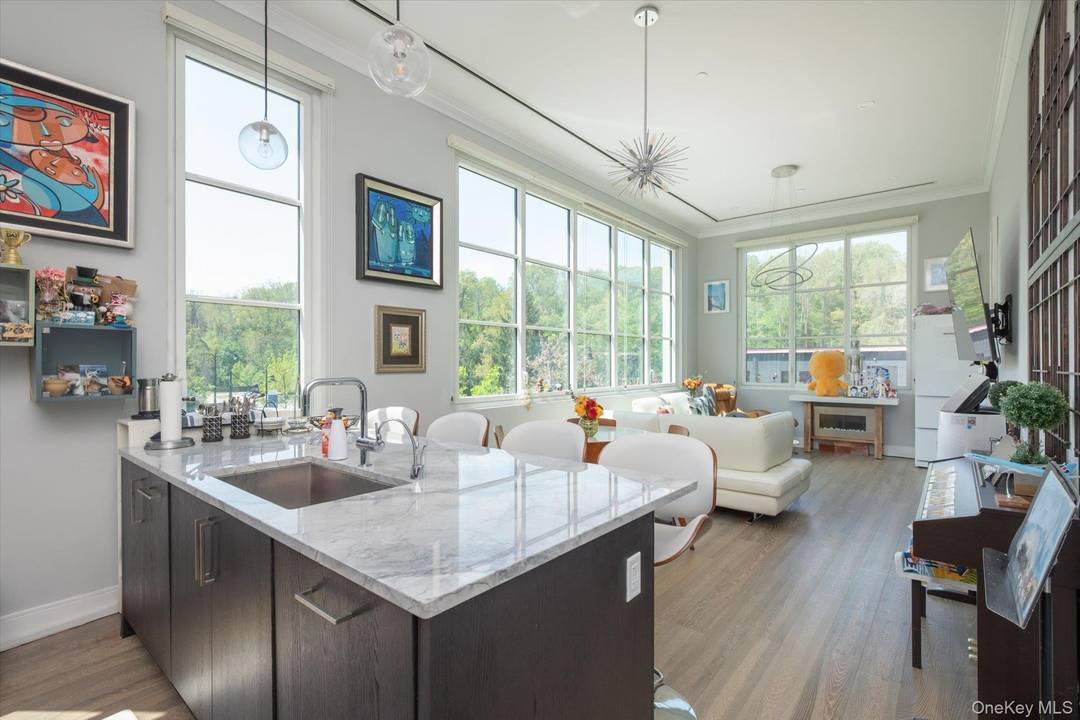 Waterfront Luxury at The Beacon at Garvies Point.