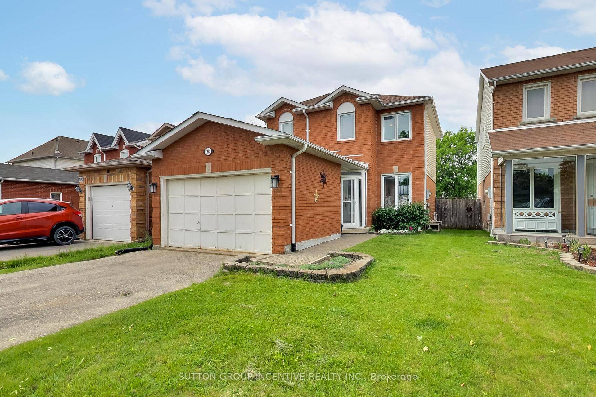 Welcome to this wonderful 3 bedroom, 2 bathroom home located in a family friendly neighbourhood, just a short walk to a local elementary school.
