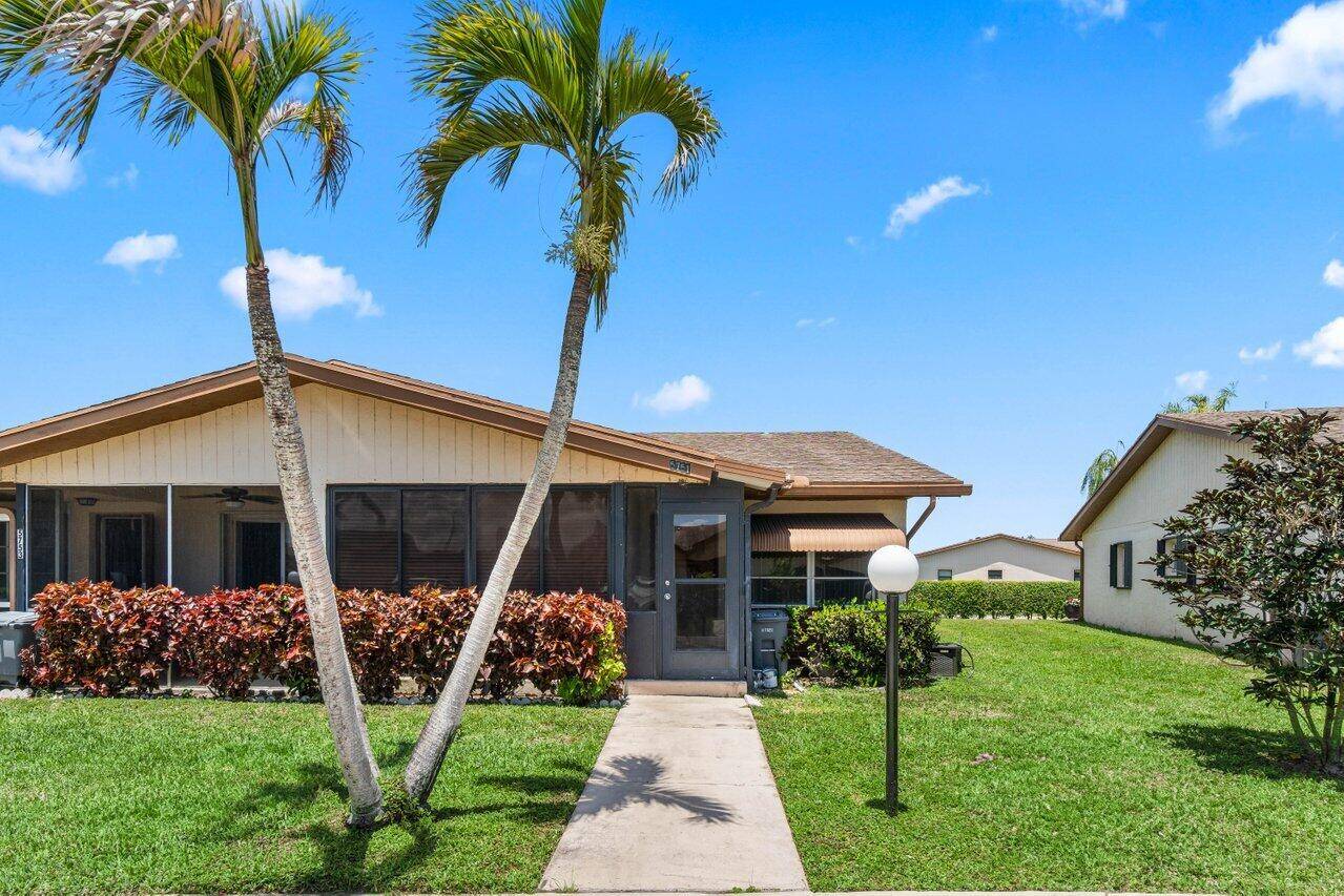 Experience the best of Florida living in this charming 2 bedroom, 2 bathroom villa located in a peaceful 55 community.