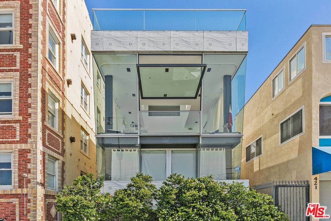 419   OCEAN FRONT WALK Marina Del Rey LA