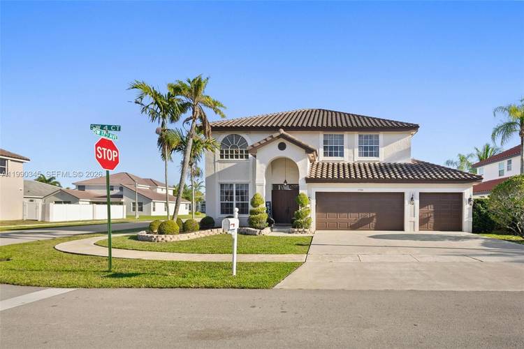 Beautifully remodeled 4 Bedroom, 3 Bath home in the gated community of Crystal Bay in Silver Lakes.