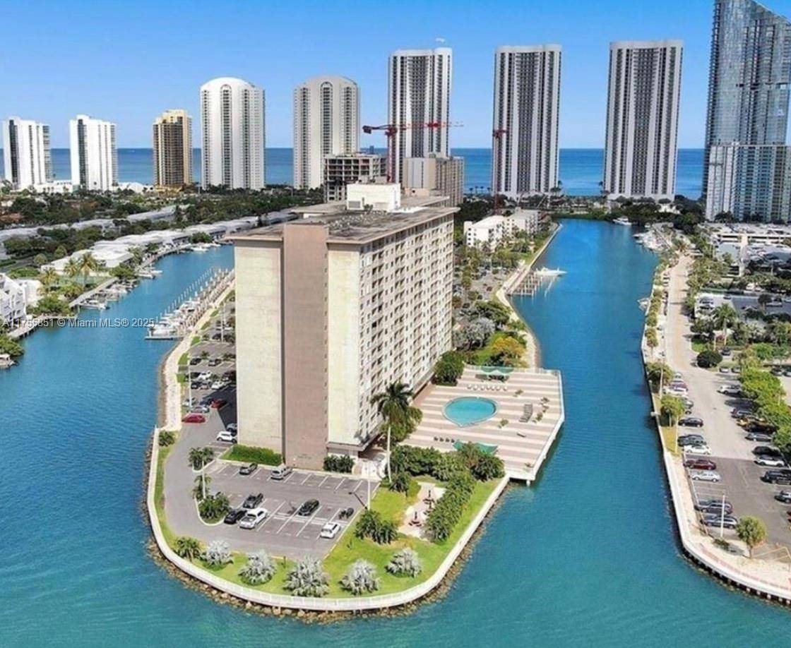 Amazing 2 2 Fully Furnished corner unit at an unbeatable price !