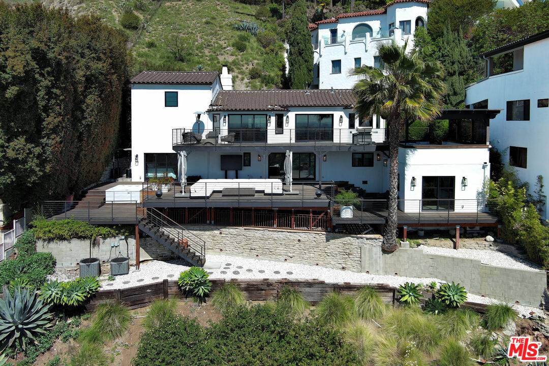 7874   Fareholm Dr 3BR Hollywood Hills East La