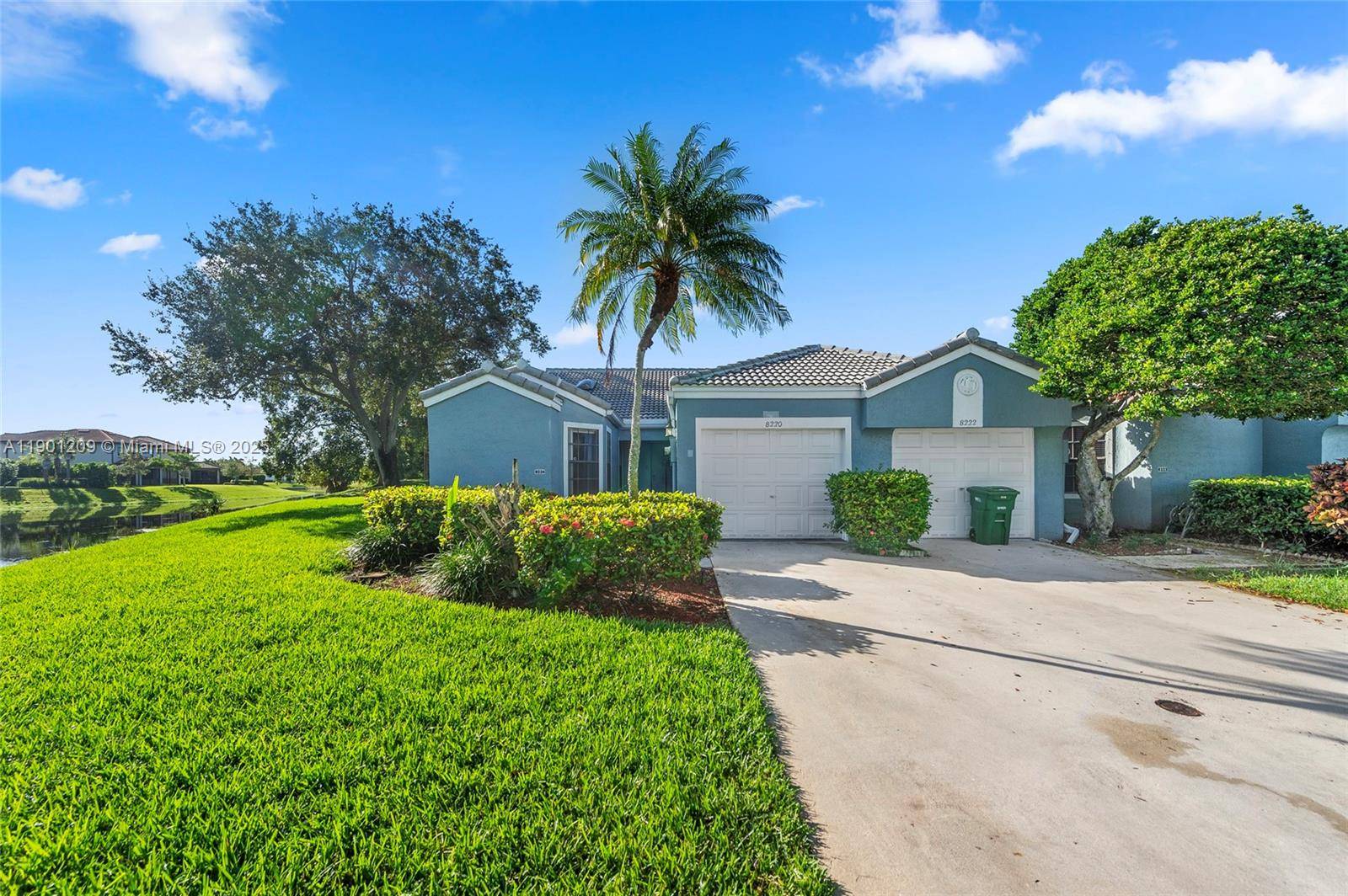 This beautiful 2 bedroom, 2 bath townhome features vaulted ceilings, tile flooring, and an ample open floor plan.