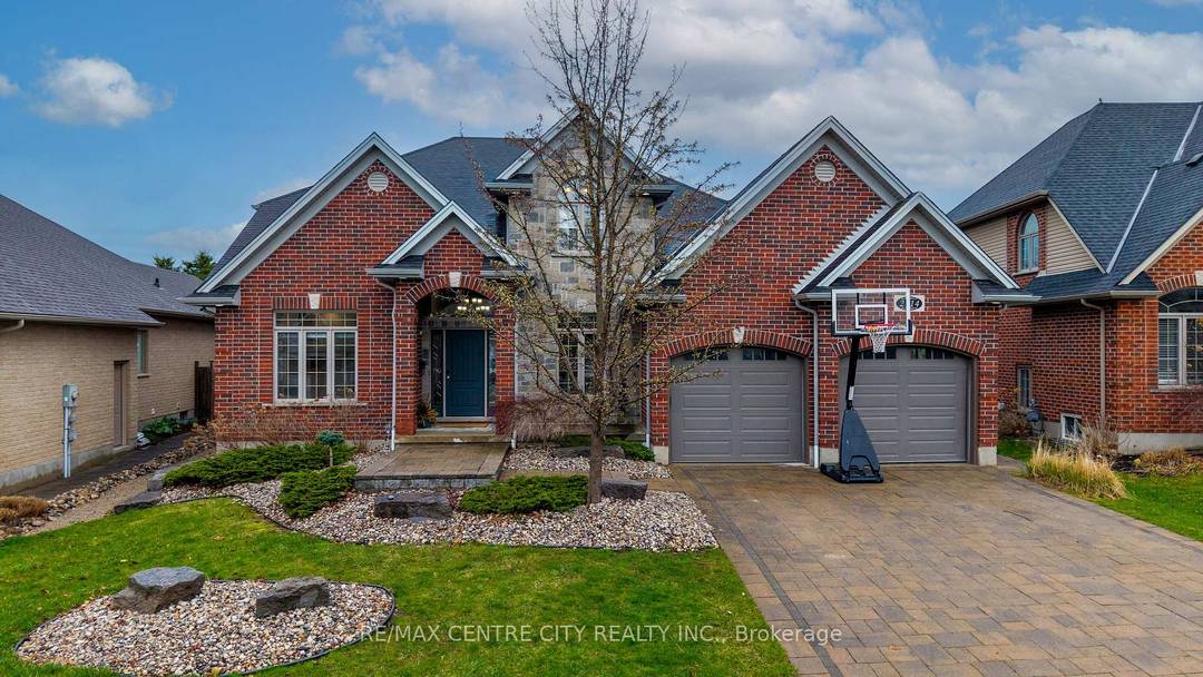 Located in one of London's most family friendly neighbourhoods, just steps to Riverbend Park and a short walk to the vibrant West 5 district, this stunning estate home offers the ...